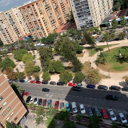Habitacion Con Cama Individual, Piso Compartido En Avenida Blasco Ibanez バレンシア エクステリア 写真