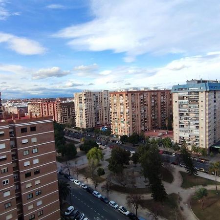 Habitacion Con Cama Individual, Piso Compartido En Avenida Blasco Ibanez バレンシア エクステリア 写真