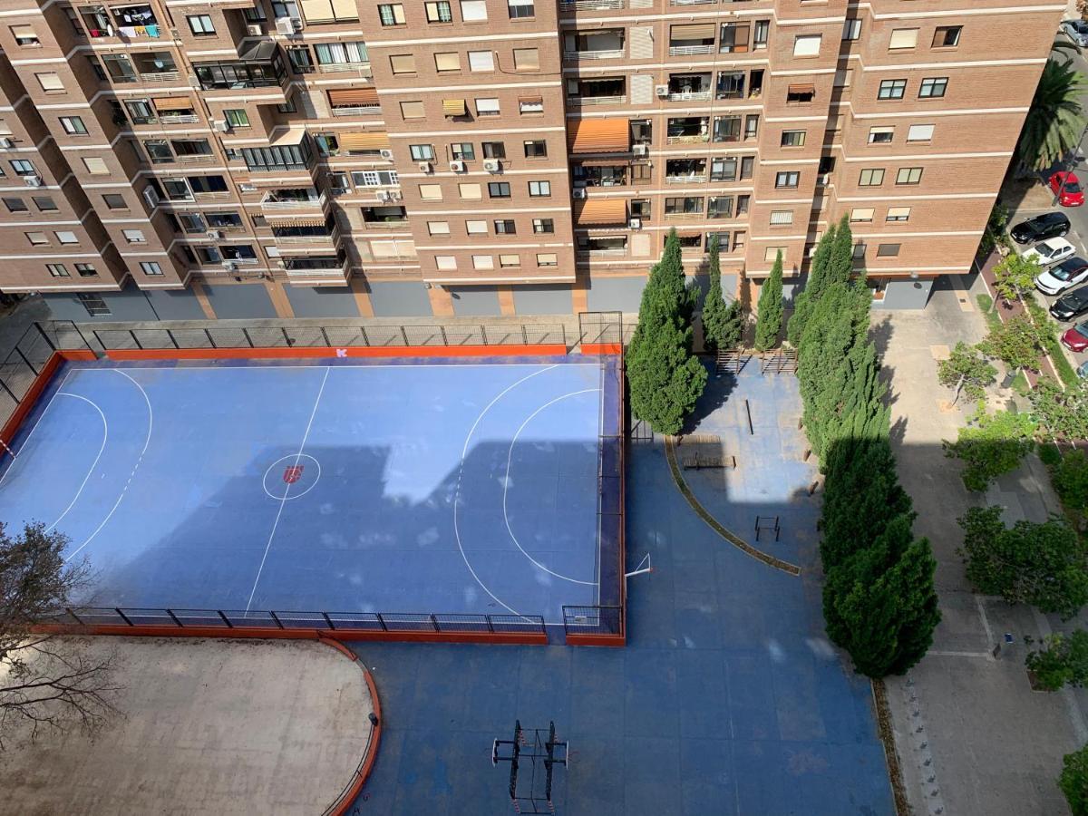 Habitacion Con Cama Individual, Piso Compartido En Avenida Blasco Ibanez バレンシア エクステリア 写真