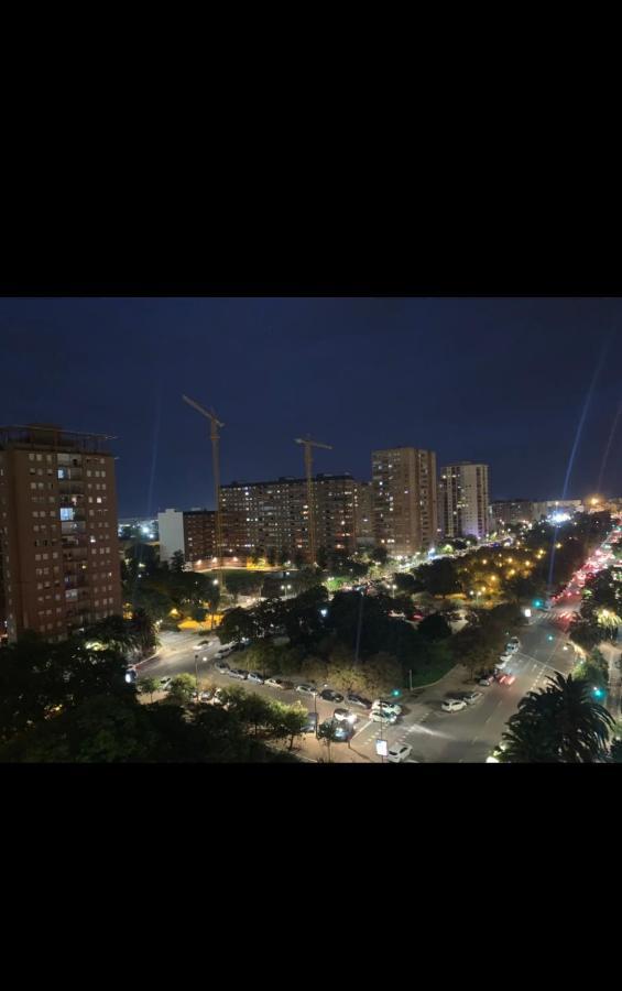 Habitacion Con Cama Individual, Piso Compartido En Avenida Blasco Ibanez バレンシア エクステリア 写真