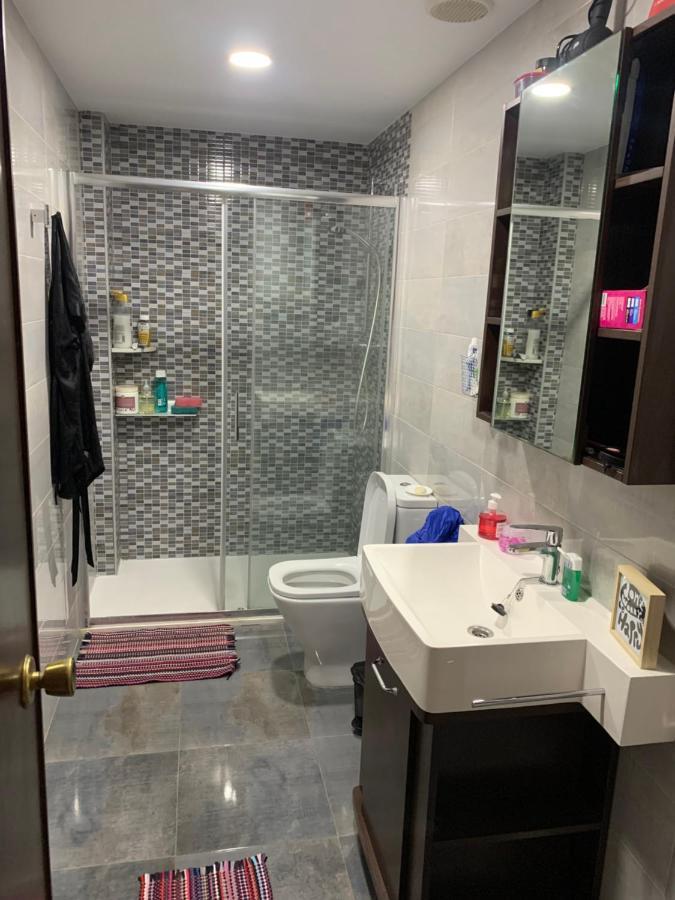 Habitacion Con Cama Individual, Piso Compartido En Avenida Blasco Ibanez バレンシア エクステリア 写真