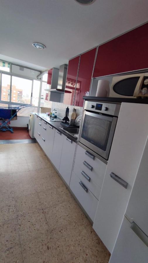 Habitacion Con Cama Individual, Piso Compartido En Avenida Blasco Ibanez バレンシア エクステリア 写真
