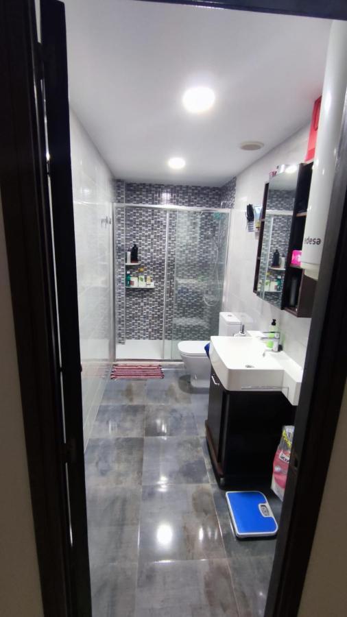 Habitacion Con Cama Individual, Piso Compartido En Avenida Blasco Ibanez バレンシア エクステリア 写真